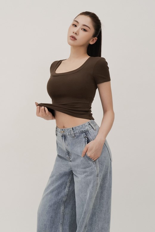 好身材方領BRATEE