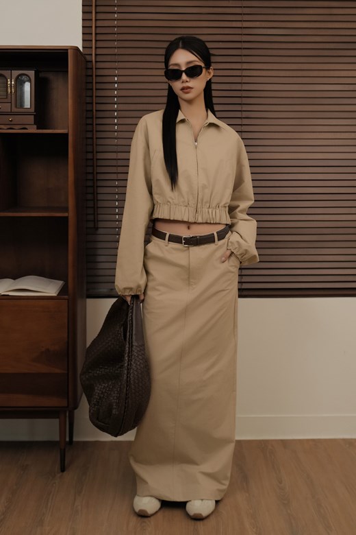 淺卡其後開岔長裙