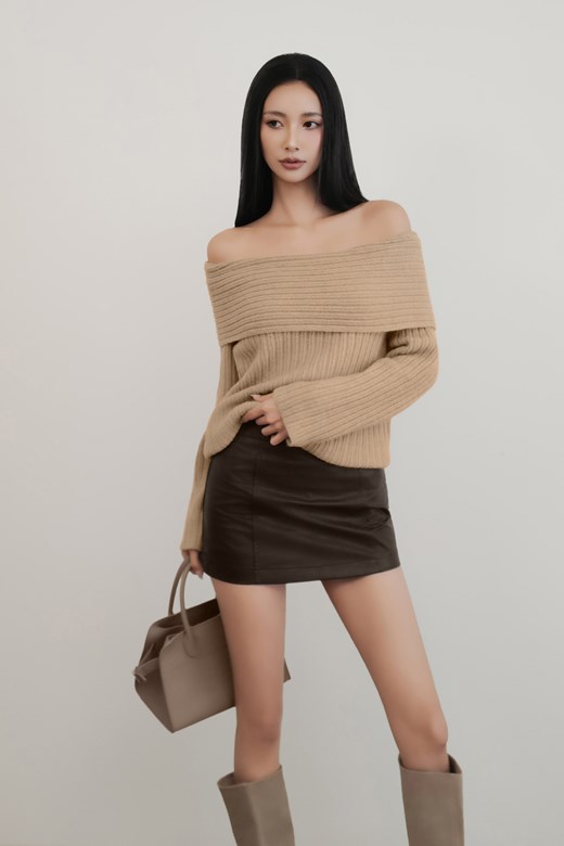 大翻領坑條針織毛衣