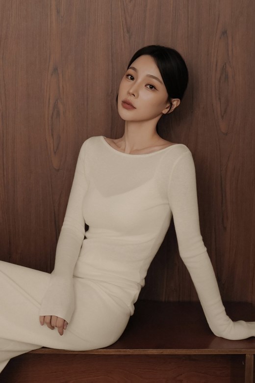 細針羊毛平領長袖上衣