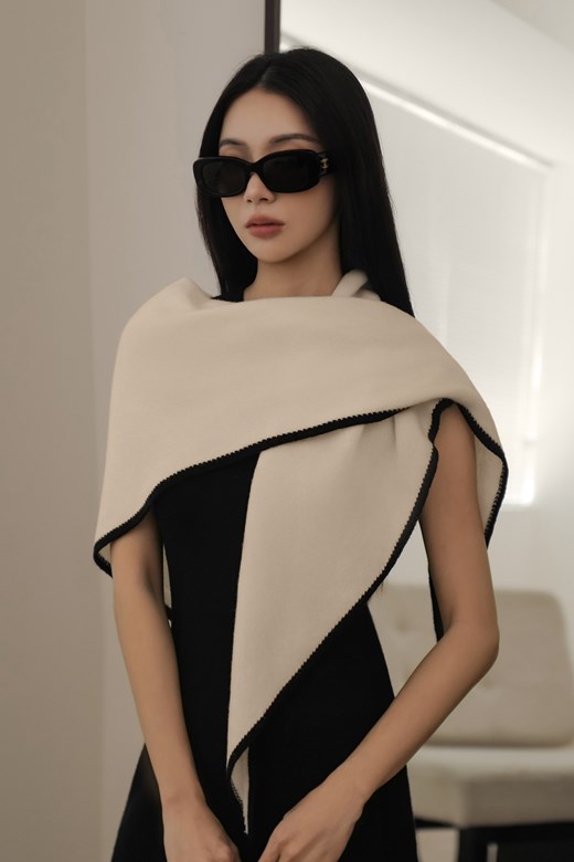 黑白撞色羊毛三角披巾