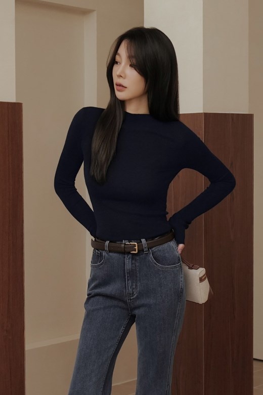 細針羊毛微高領長袖上衣