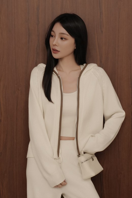 細針羊毛拼皮連帽外套