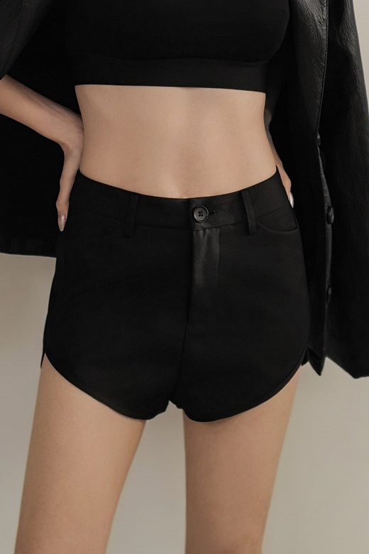 高腰斜口西裝短褲