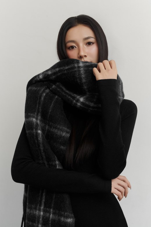 格紋流蘇圍巾