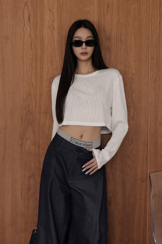 透肌短版長袖上衣