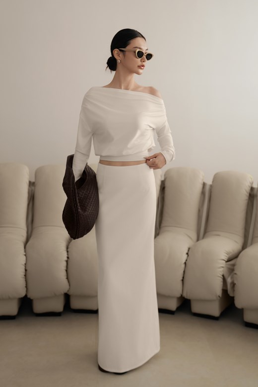 斜肩寬鬆長袖上衣