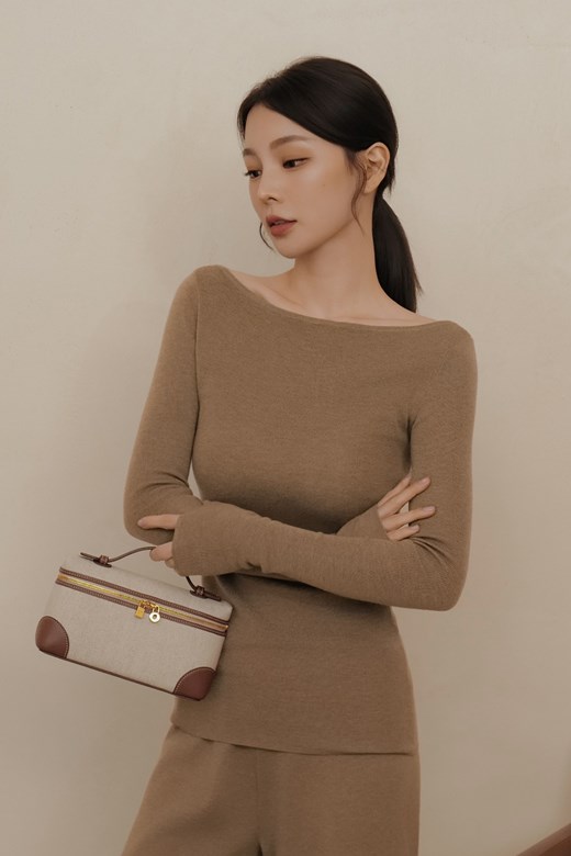 細針羊毛平領長袖上衣