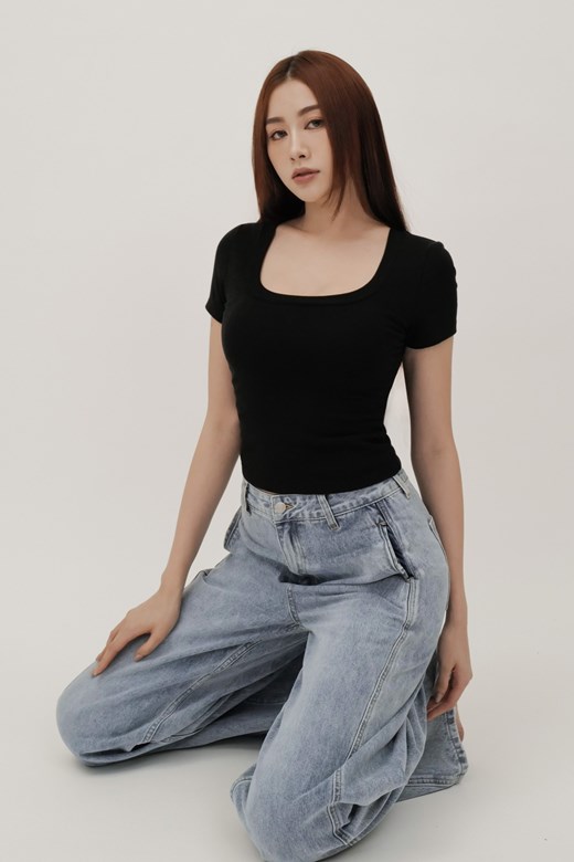 好身材方領BRATEE