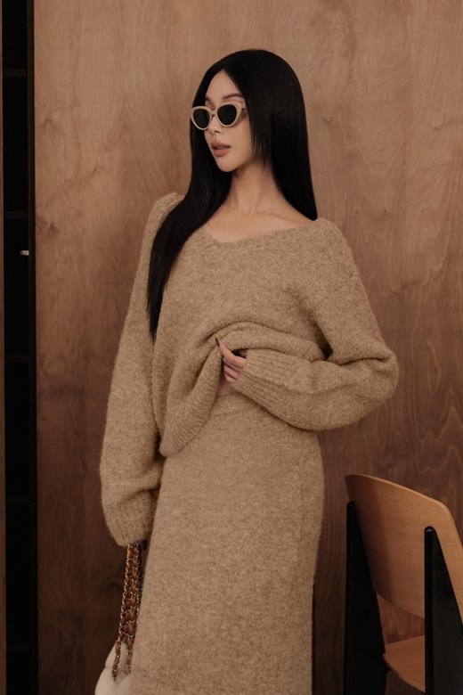 羊駝毛V領針織毛衣