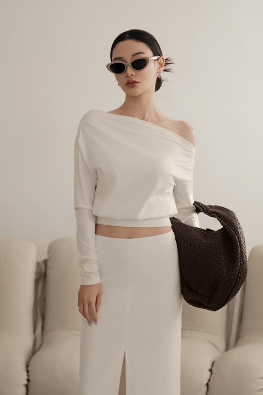 斜肩寬鬆長袖上衣