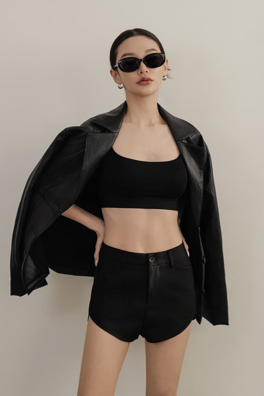 高腰斜口西裝短褲