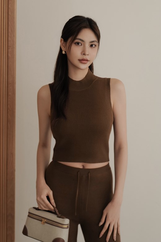 微高領粗針織彈力背心