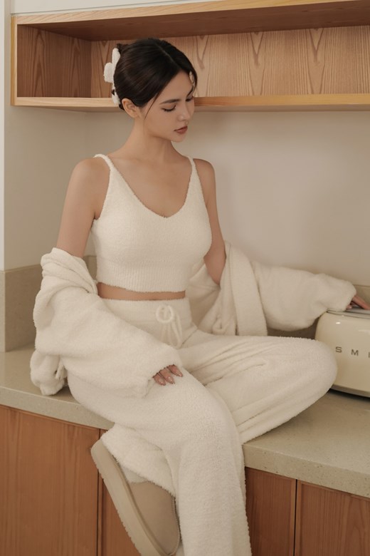 FLUFFY細肩V領BRATOP