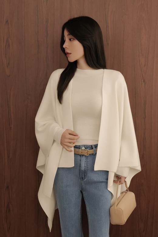 細針羊毛勾釦披肩