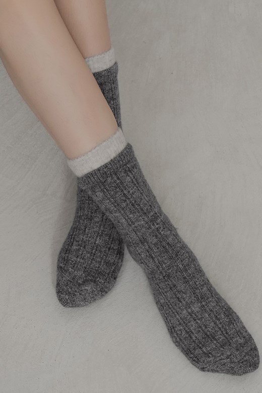 撞色拼接羊毛中筒襪
