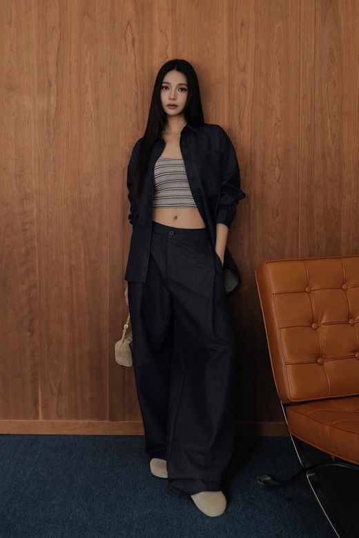 斜打摺彎刀牛仔褲