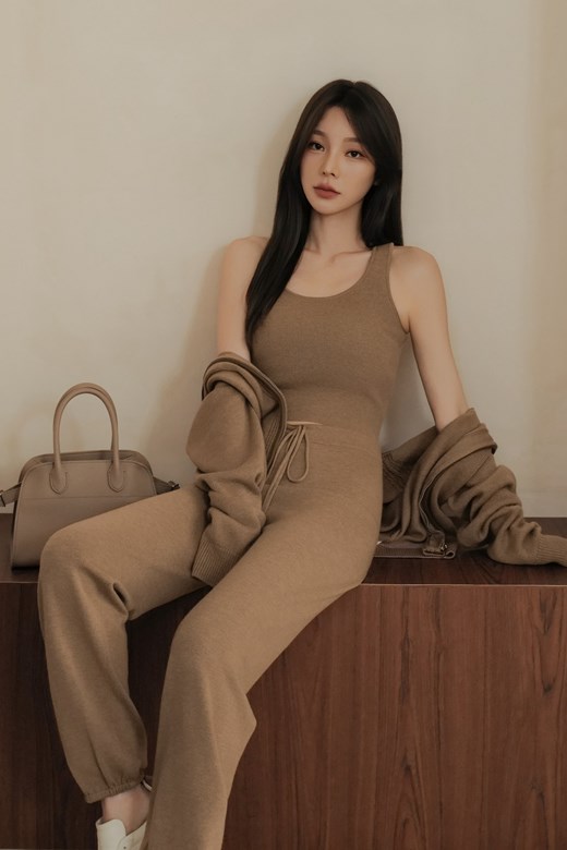 細針羊毛削肩BRATOP