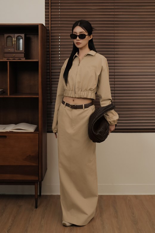 淺卡其後開岔長裙