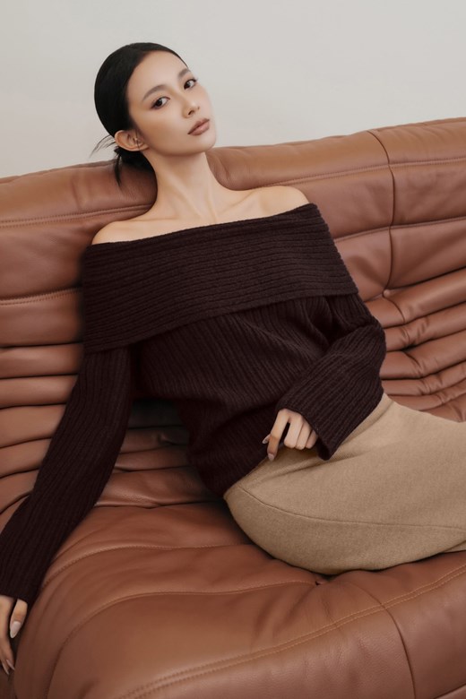 大翻領坑條針織毛衣