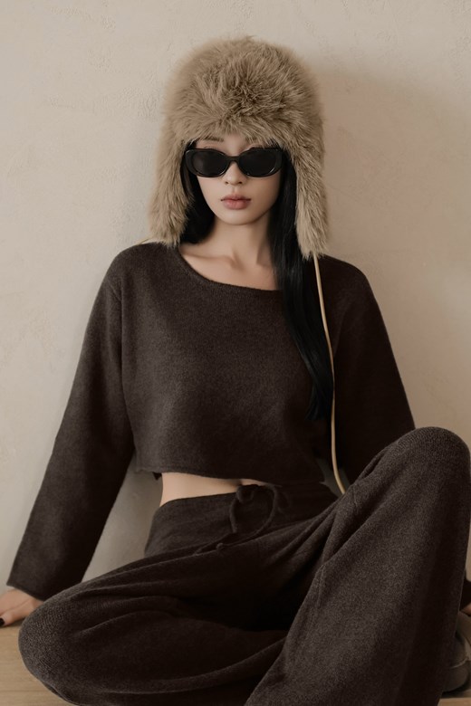 軟絨針織開岔短版上衣