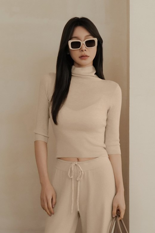 細針羊毛高領七分袖上衣