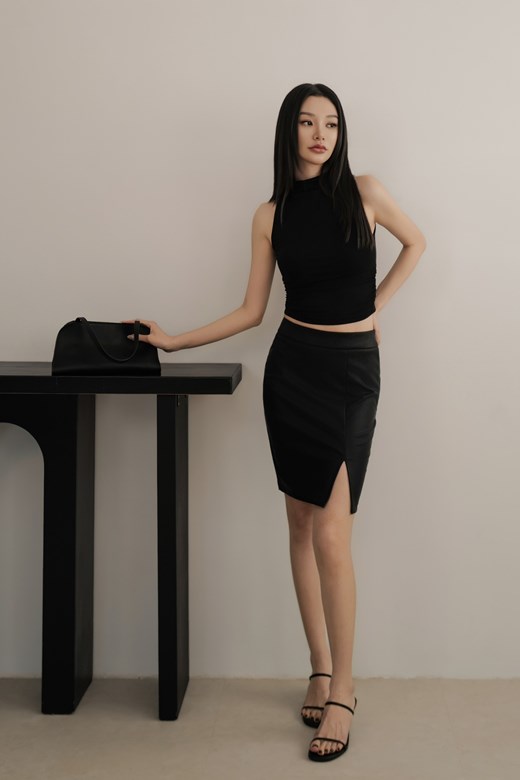 皮革包臀開岔半裙