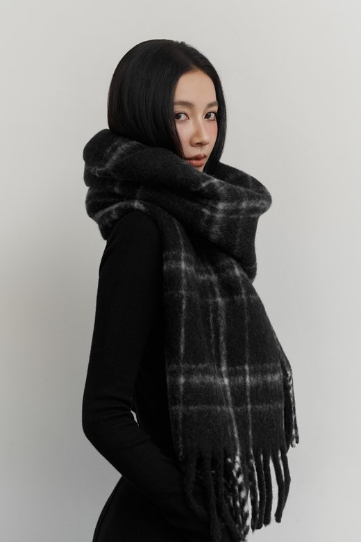 格紋流蘇圍巾