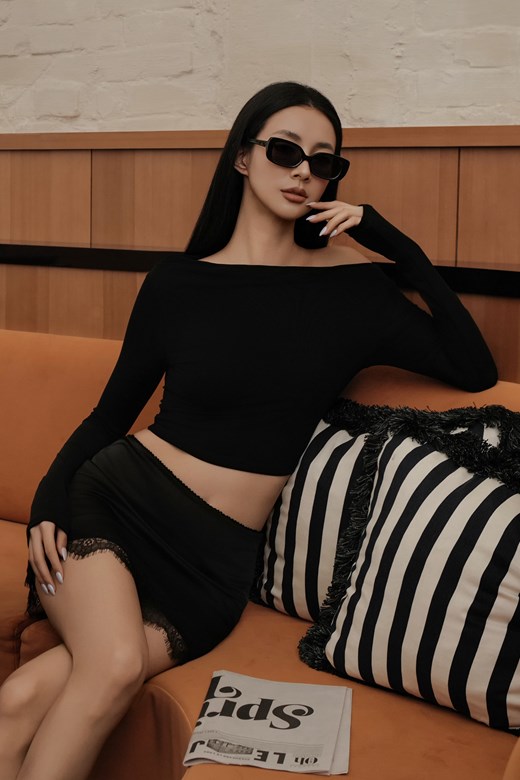 微透肌平領網紗長袖上衣