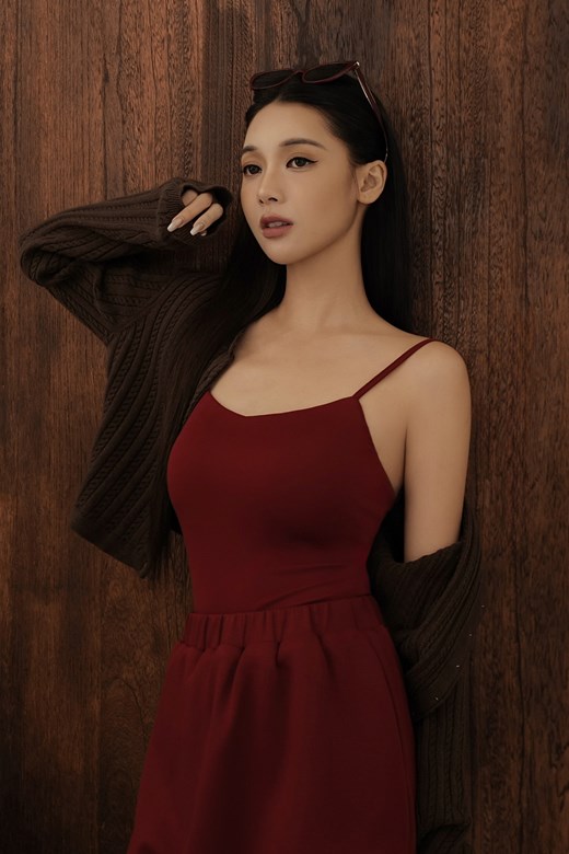 細肩V領連體BRATOP