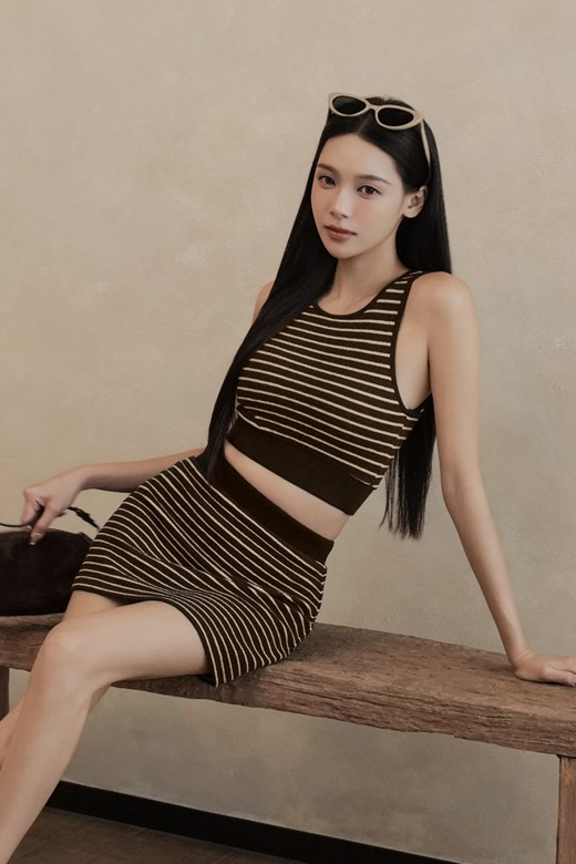 條紋彈力圈圈布削肩BRATOP