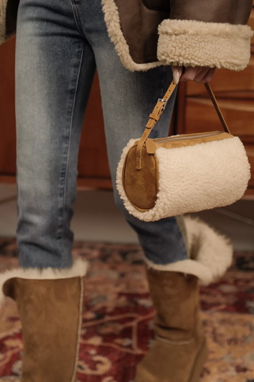 拼接麂皮毛毛圓筒包