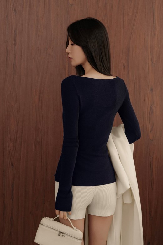 細針羊毛平領長袖上衣