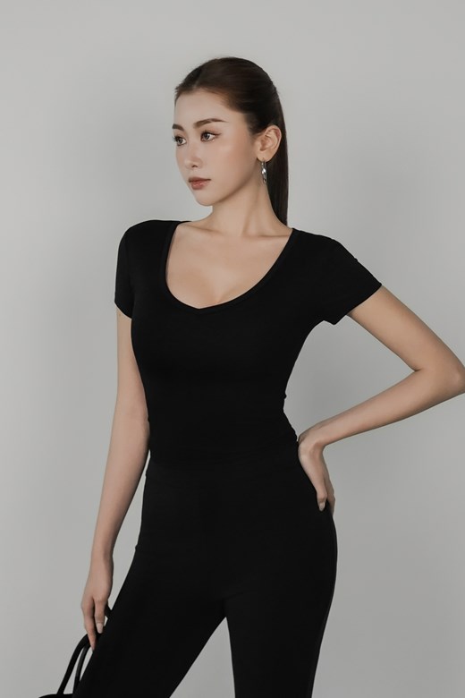 冷霜莫代爾V領短TEE