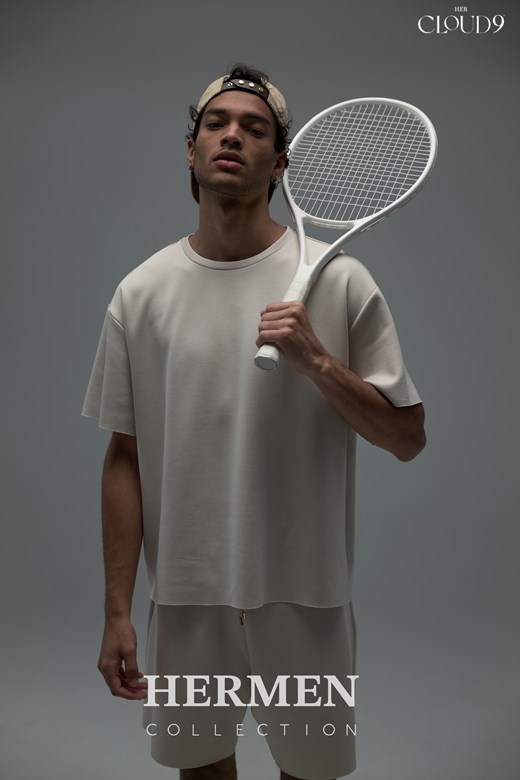 雲朵 UNISEX 寬版落肩短袖