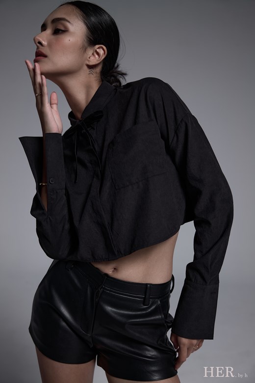 SILVORI™絨結短版黑襯衫