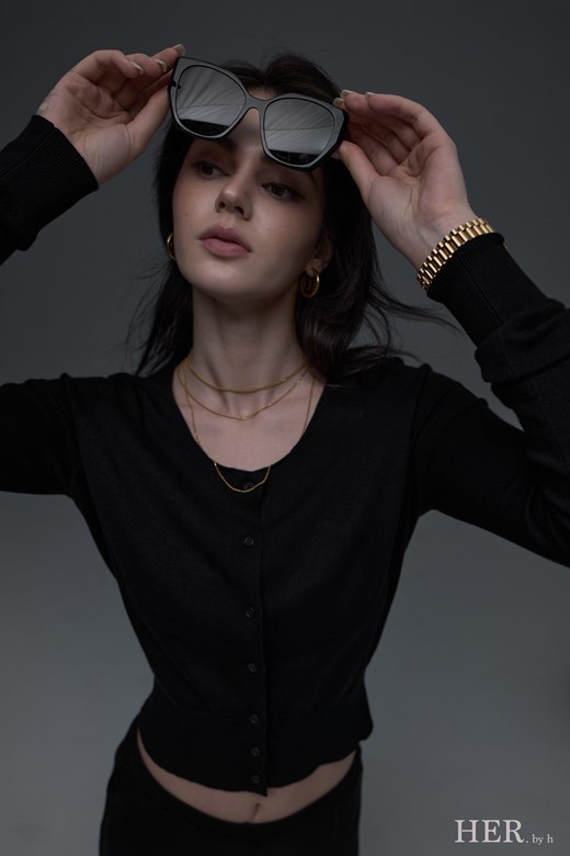 柔彈人造絲短針織上衣