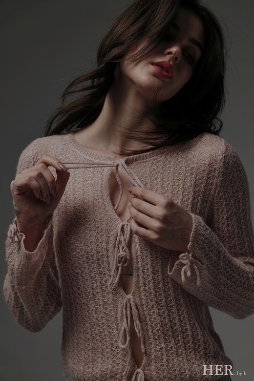 蝴蝶結層次綁帶針織上衣