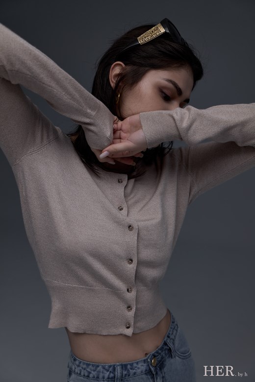 柔彈人造絲短針織上衣