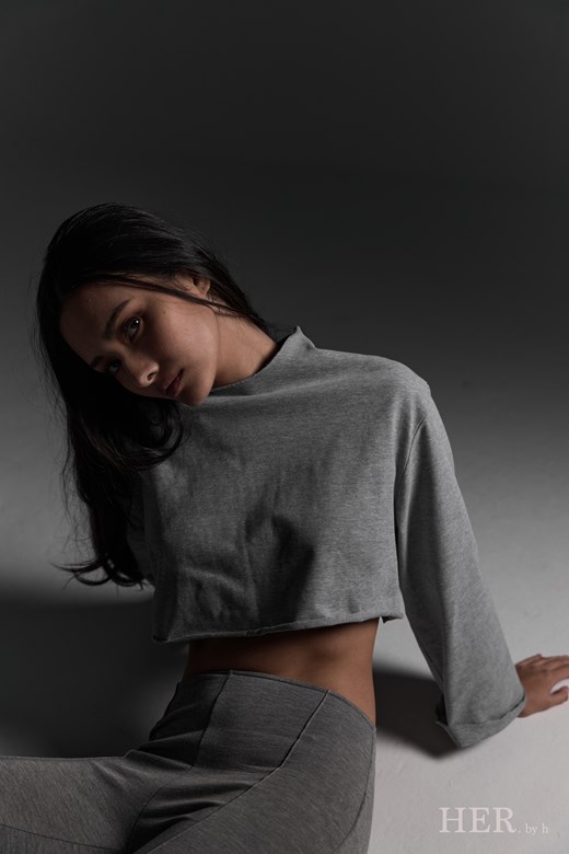 Oversized Cropped Long Sleeve Tee