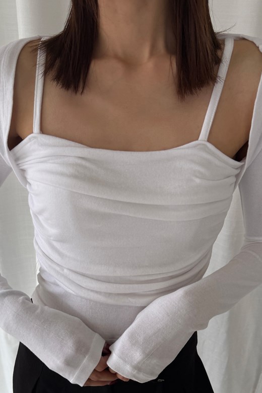 22 抓皺細肩上衣