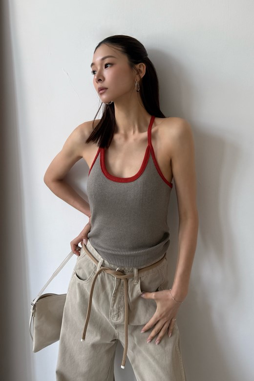 20 透膚坑條針織細肩背心