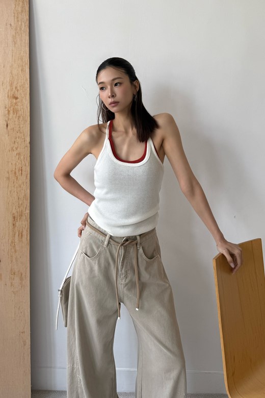 20 透膚坑條針織細肩背心