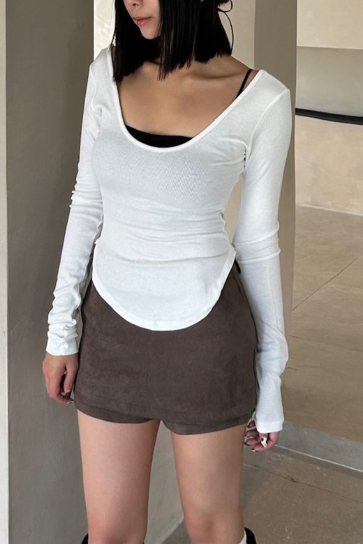 08 Soft Curve圓弧大U領上衣