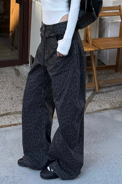 Savage Chic荷葉滾邊豹紋寬褲