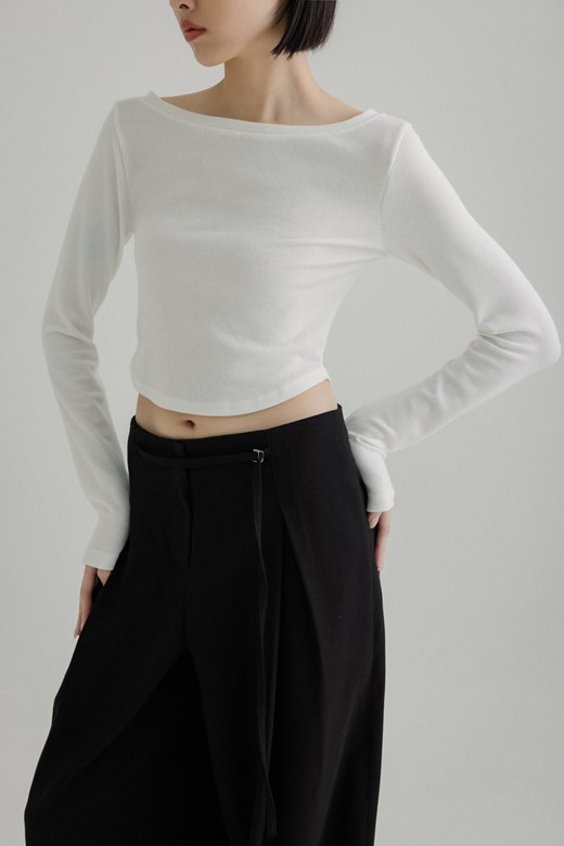 01 柔膚圓領短版長袖上衣