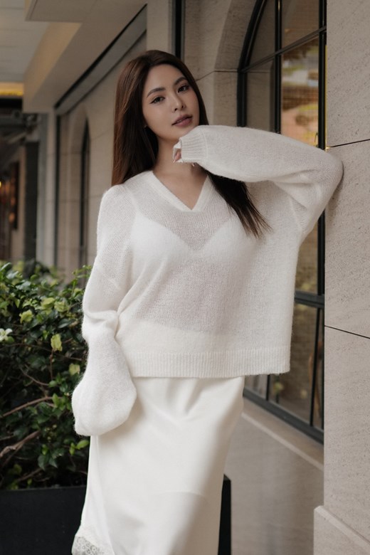 V領馬海毛澎袖上衣