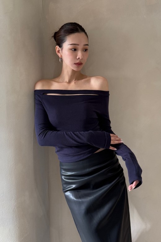 15 法式細帶一字領上衣