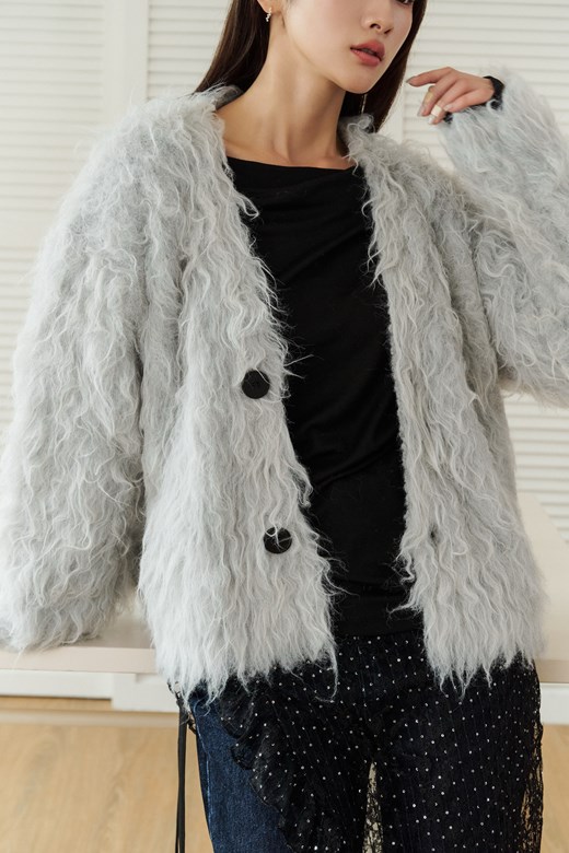 15 捲毛V領排釦外套