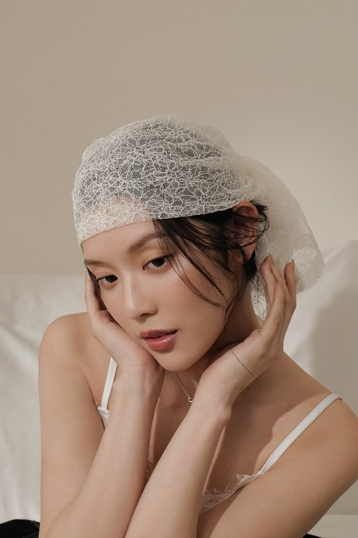 精緻簍空花朵蕾絲絲巾